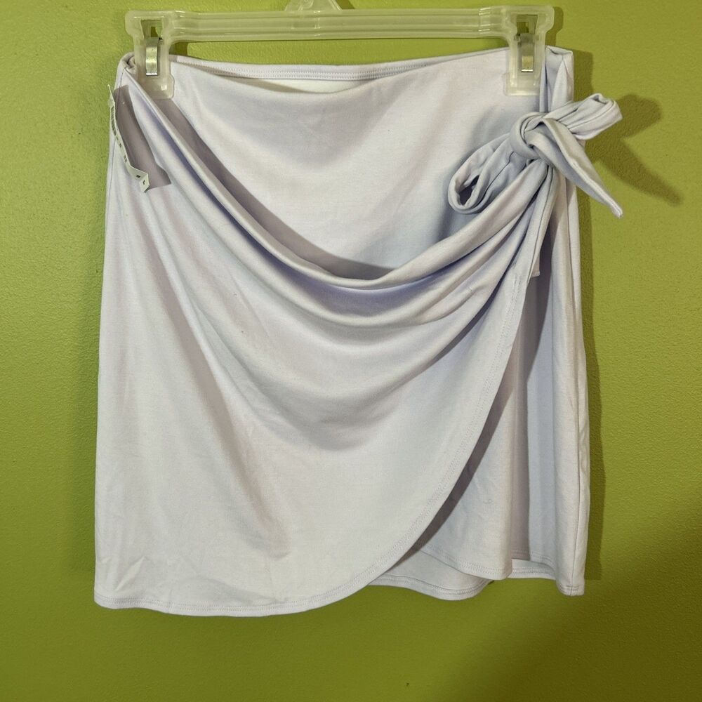 Aritzia Wilfred Saturn Light Green Mini Wrap Skirt Women’s Size Medium Flaw